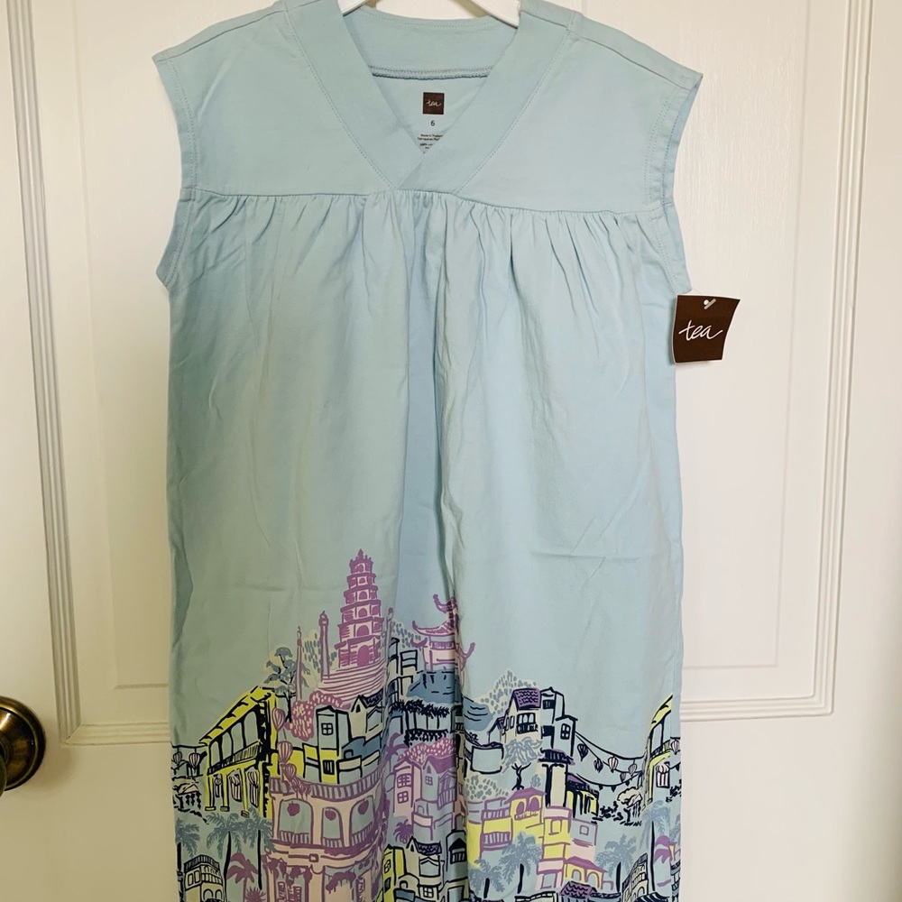 Girls sleeves cotton dress with Japanese pagoda print.